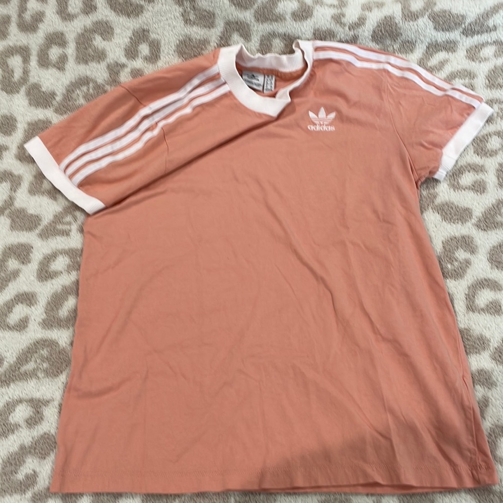 Women’s XS coral adidas tee